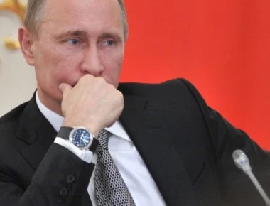 Πρόθυμος να συναντήσει τον Κιμ «σύντομα» εμφανίζεται ο Πούτιν